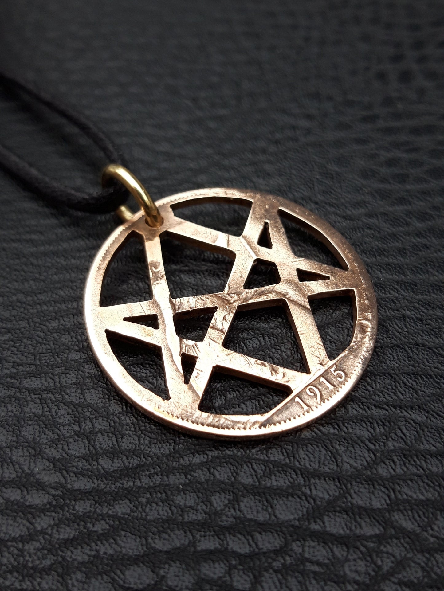 Unicursal hexagram pendant